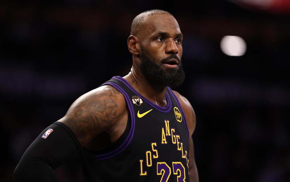 开云体育官网-名记不懂球？同意球迷说詹姆斯换巴特勒不错！跟库里还能争冠！